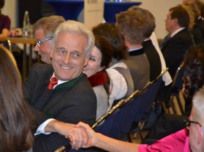 Viele Anwesende gratulierten dem Bundesminister a.D. Dr. Peter Ramsauer, MdB zum Geburtstag.